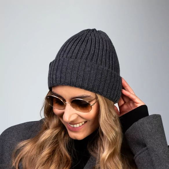 czapka-zimowa-damska-ciemnoszara-100-welniana-merino-alex-1