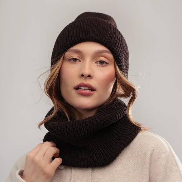 beanie-and-neckwear-for-women-winter-set-chocholate-50-cotton-lola-1