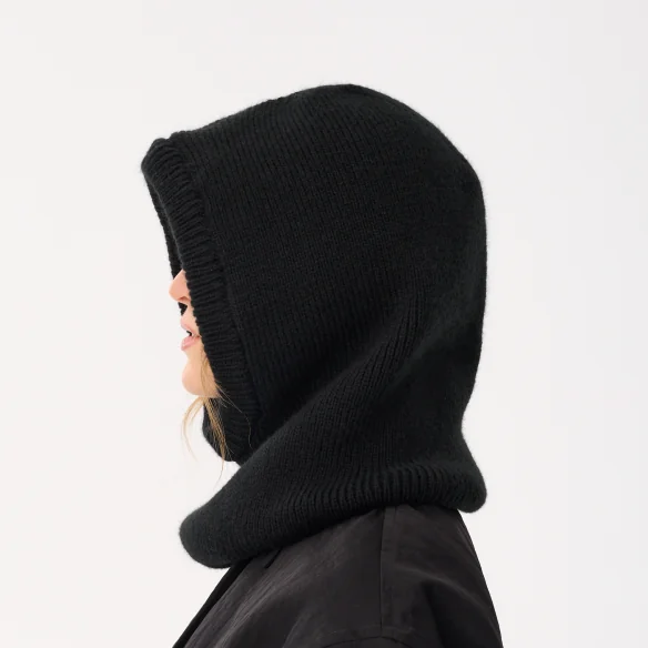 balaclava-wiosenna-damska-czarna-kaptur-dzianinowy-marion-3