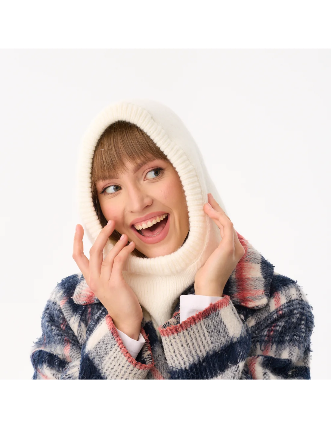 SPRING-BALACLAVA-FOR-WOMEN-ECRU-KNITTED-HOOD-MARION-SABFIL-2