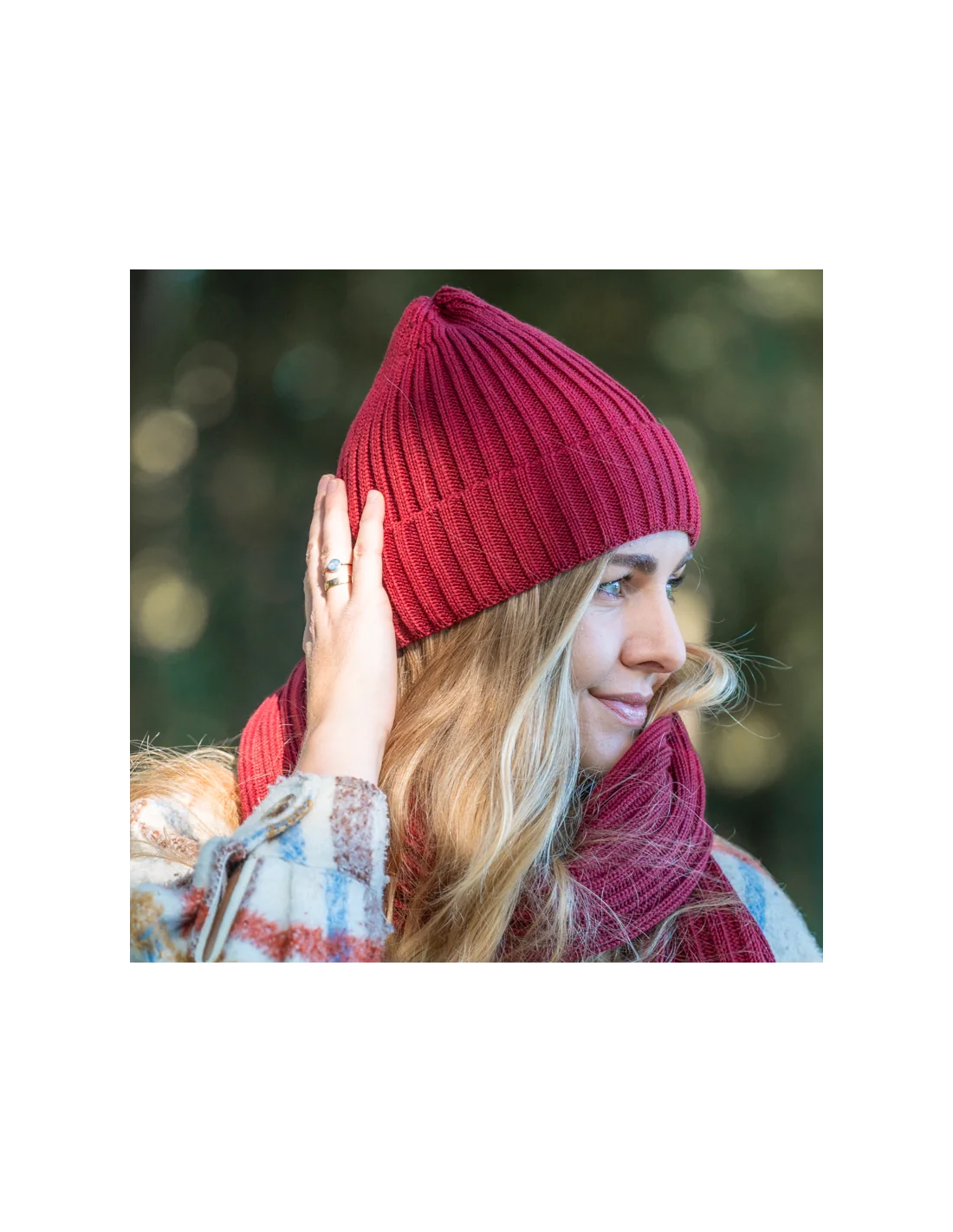 beanie-and-scarf-for-women-spring-and-autumn-set-maroon-ciri-1