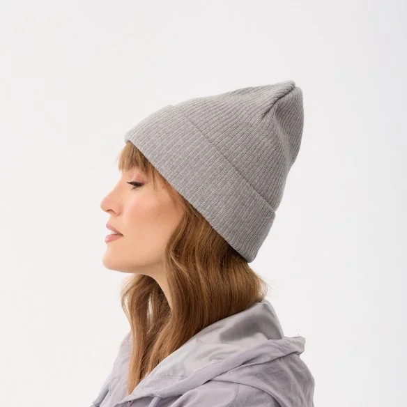 spring-beanie-for-women-light-grey-recycled-yarn-nordiq