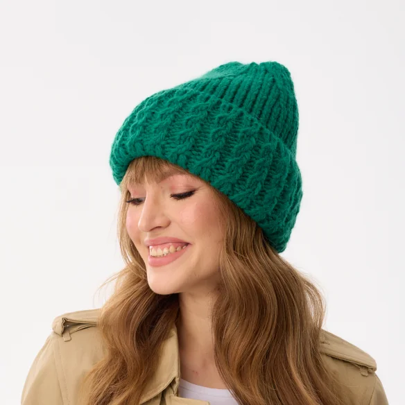 winter-beanie-for-women-green-with-wool-sophie-3