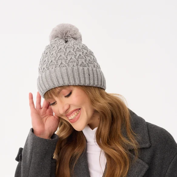 winter-hat-for-women-with-pompom-light-grey-recycled-yarn-pine-3
